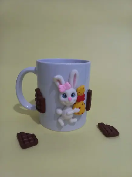 Caneca com Aplique em Biscuit - Coelho da Páscoa