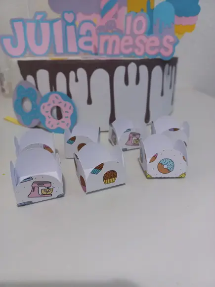 20 Unid Forminha para Docinho Tema Confeitaria + 05 Toppers