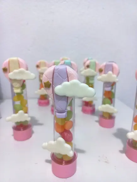 10 Unidades Tubetes com Apliques Balão e Nuvens em Biscuit