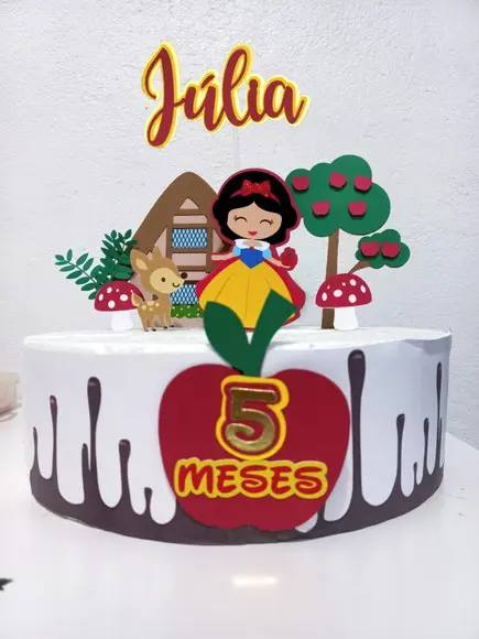 Topo de Bolo Mesversário Branca de Neve em Camadas