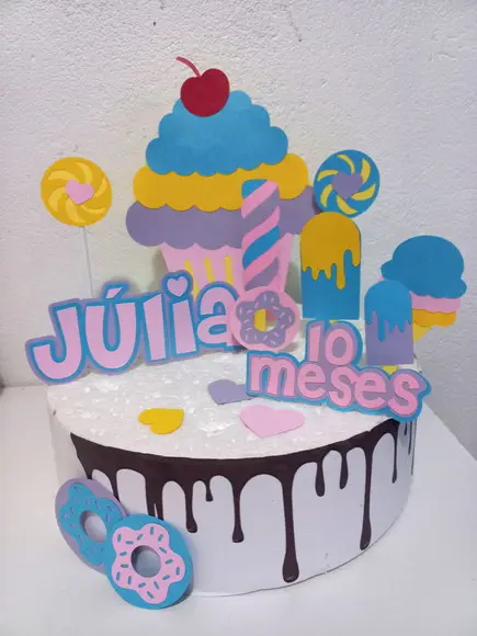 Topo de Bolo Mesversário Confeitaria em Camadas