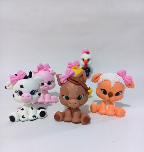 Aplique fazendinha Rosa em biscuit
