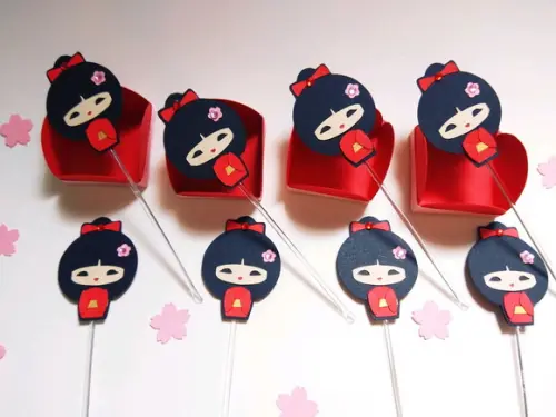 Forminha + topper - Kokeshi
