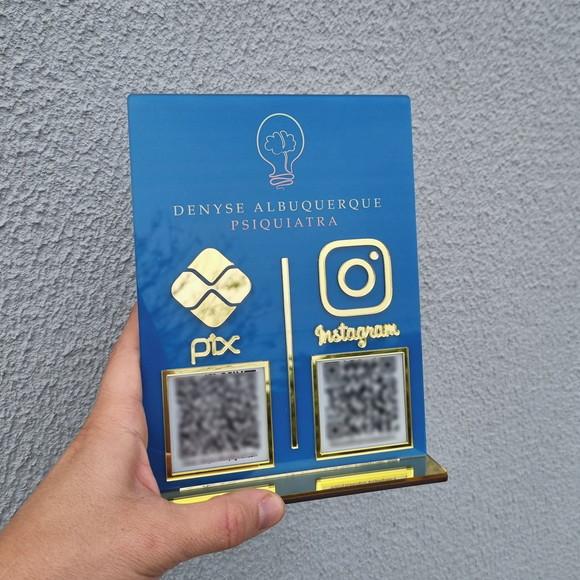 Placa Personalizada Logo e 2 Qr Codes com Acrílico Espelhado