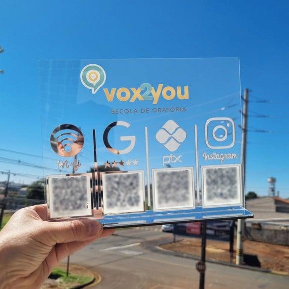 Placa Personalizada Logo e 4 Qr Codes com Acrílico Espelhado