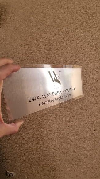 Placa Acrílico Identificação Porta Logo Abs Escovado 30x12cm