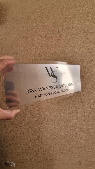 Placa Acrílico Identificação Porta Logo Abs Escovado 30x12cm