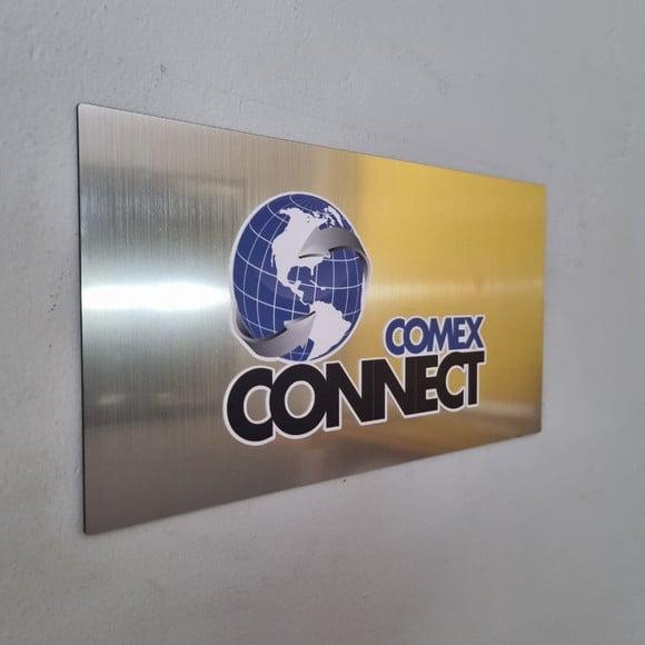 Placa com Logo Abs Escovado Impressão Uv Colorida 30x20cm