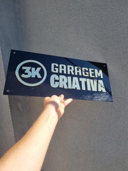 Placa com Logo em Acrílico Espelhado 45x20cm