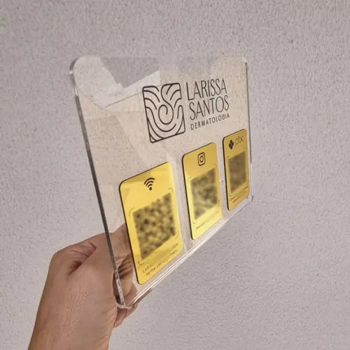 Placa 3 Qr Codes Acrilico Premium com Logo e Ap. Escovado