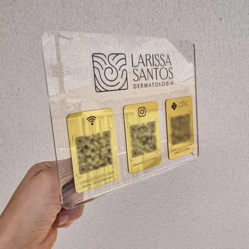 Placa 3 Qr Codes Acrilico Premium com Logo e Ap. Escovado