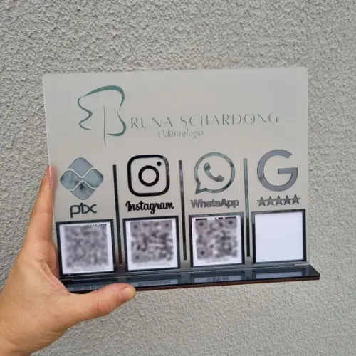 Placa Personalizada Logo e 4 Qr Codes com Acrílico Espelhado