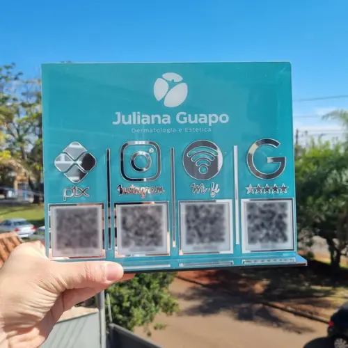 Placa Personalizada Logo e 4 Qr Codes com Acrílico Espelhado