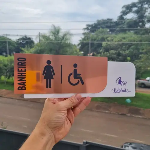 Placa Acrílico Porta Logo Impressão Uv 30x10cm Mod Safira
