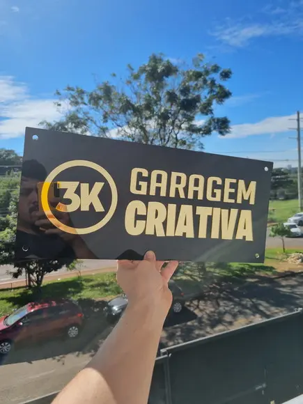 Placa com Logo em Acrílico Espelhado 45x20cm
