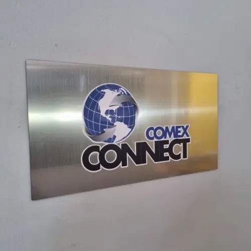 Placa com Logo Abs Escovado Impressão Uv Colorida 30x20cm