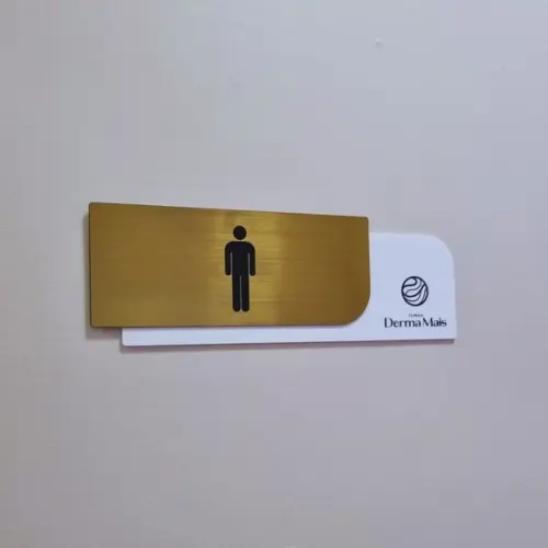 Placa com Logo Identificação Sala Banheiro Escovado 30x10cm