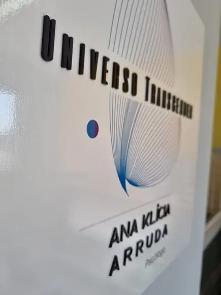 Placa de Identificação Logo Especial com Letras Alto Relevo