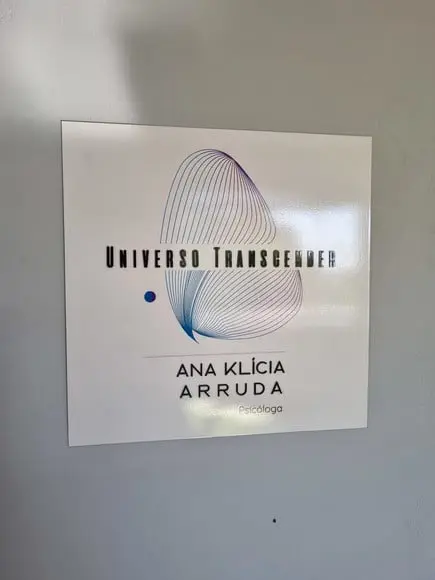 Placa de Identificação Logo Especial com Letras Alto Relevo