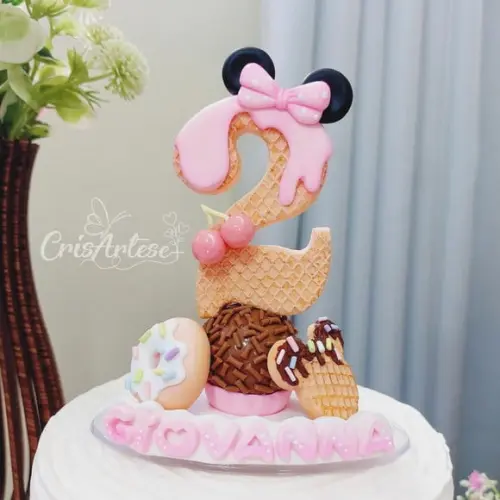 Vela Minnie Confeiteira em Biscuit