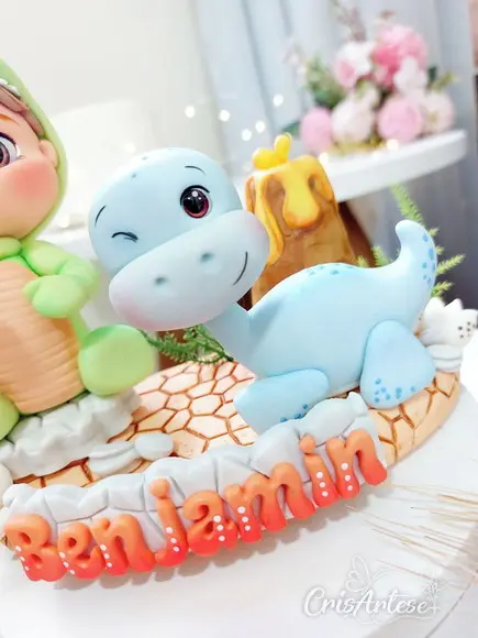 Vela Topo de Bolo Dinossauro Baby em Biscuit