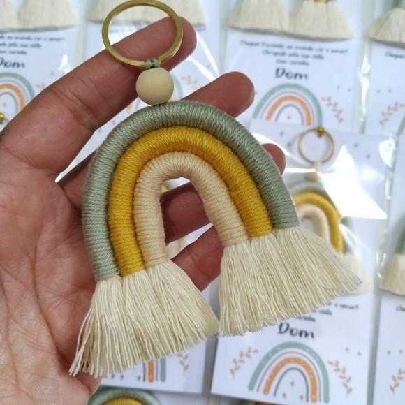 30 Lembrancinhas de Maternidade Chaveiro Arco-íris