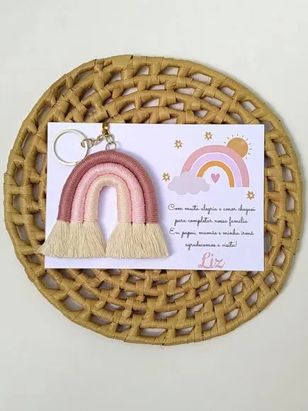 30 Lembrancinhas de Maternidade Chaveiro Arco-íris