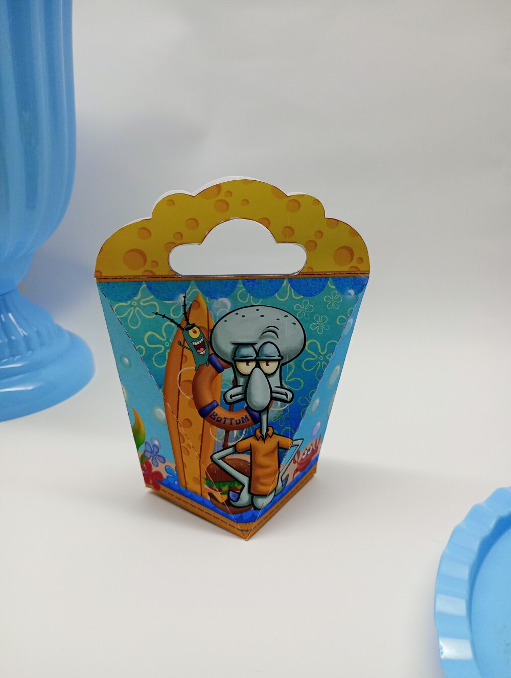 caixinha triangulove personalizada - bob esponja