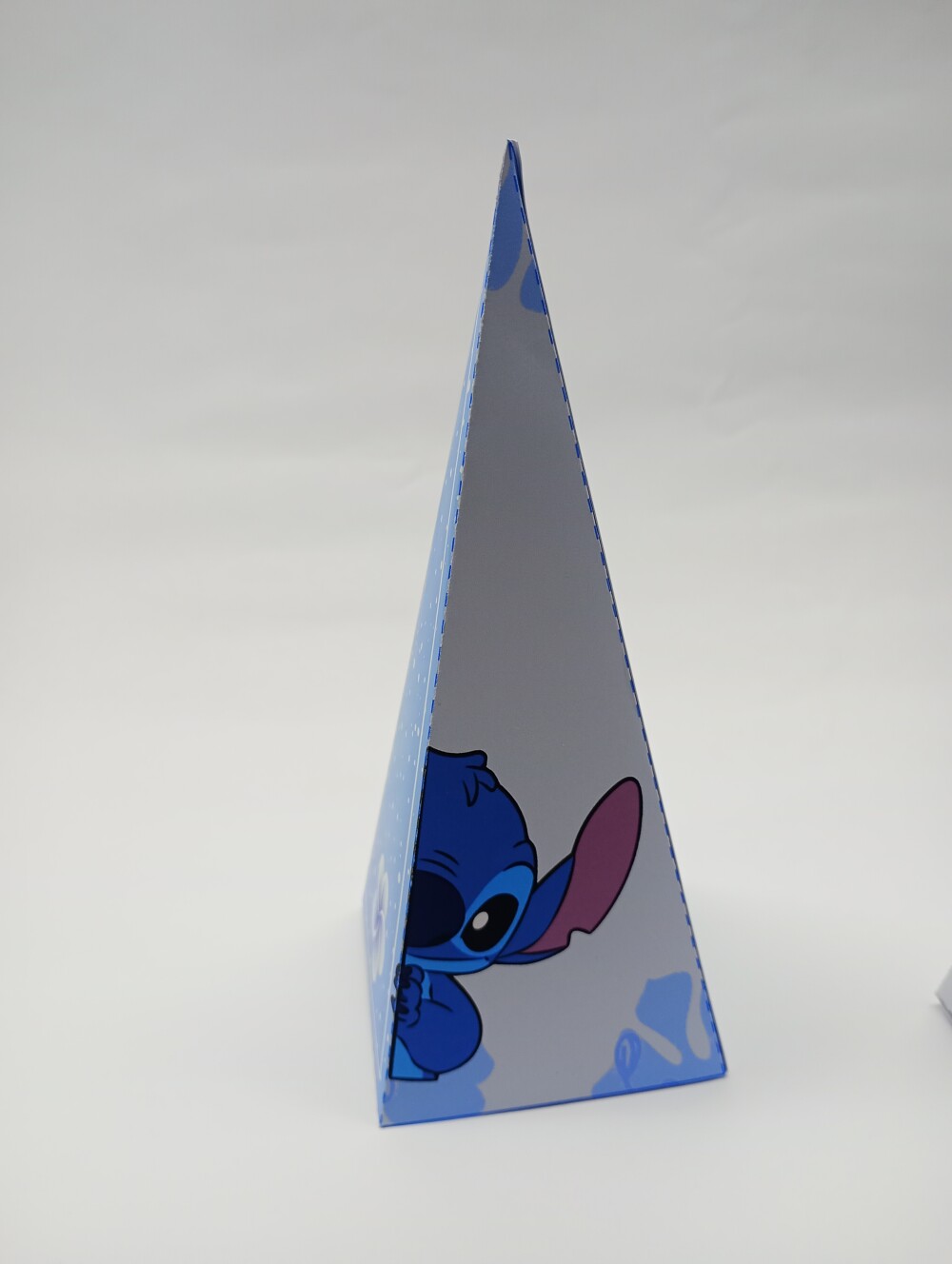 Caixinha piramide personalizada - stitch