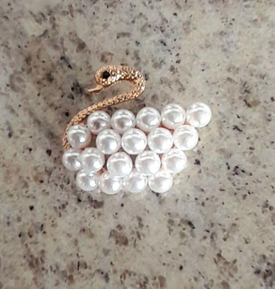Broche Dourado/pérolas