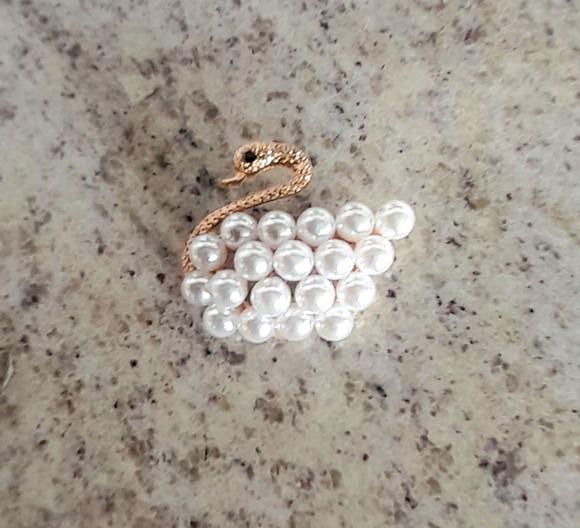 Broche Dourado/pérolas