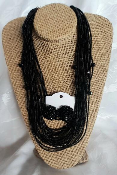 Colar Black C/cristais