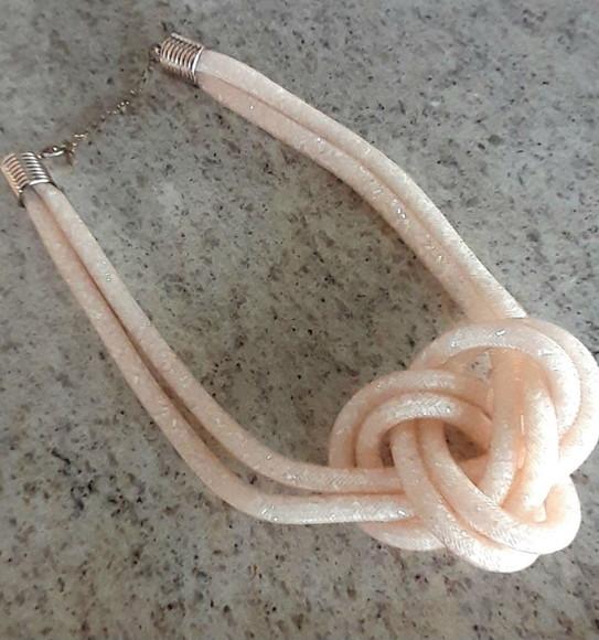 Colar Cristais Salmão