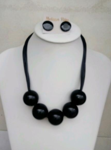 Colar de Bolas Grandes Black