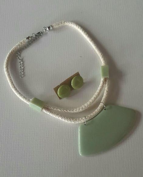Colar de Corda/resina Verde