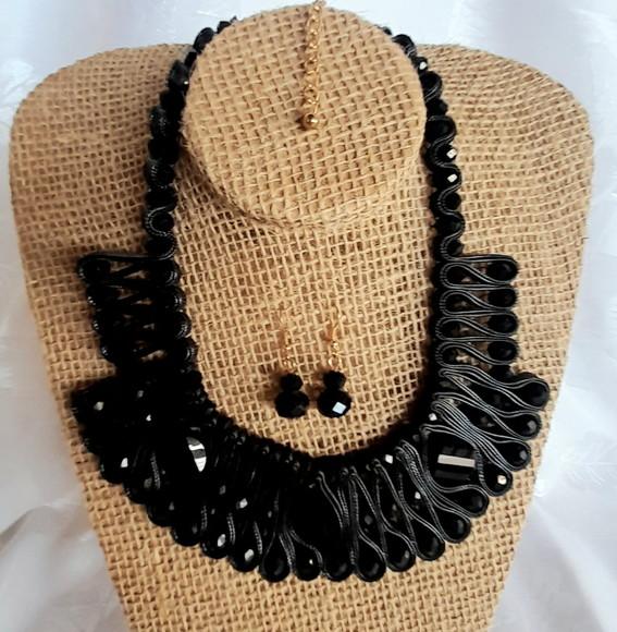 Colar de Festa /cristais/black /levissimo