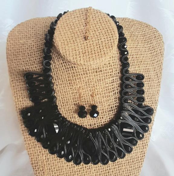 Colar de Festa /cristais/black /levissimo