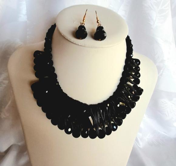 Colar de Festa /cristais/black /levissimo