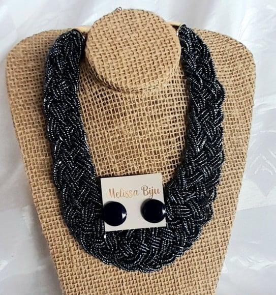 Colar de Miçangas Azul Escuro