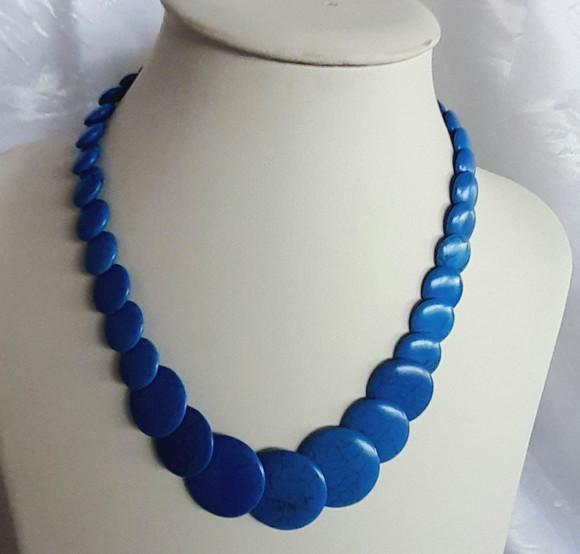 Colar de Pedras Howlita Azul