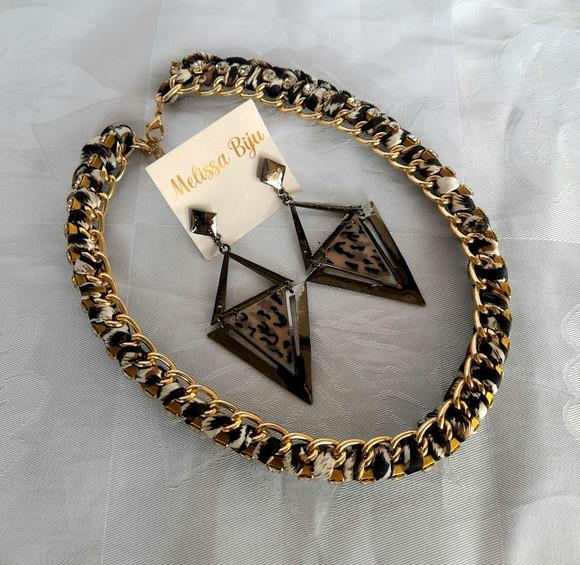Colar Dourado Animal Print