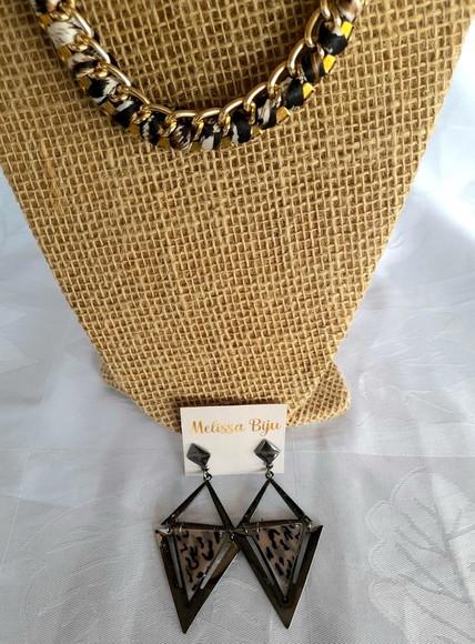 Colar Dourado Animal Print