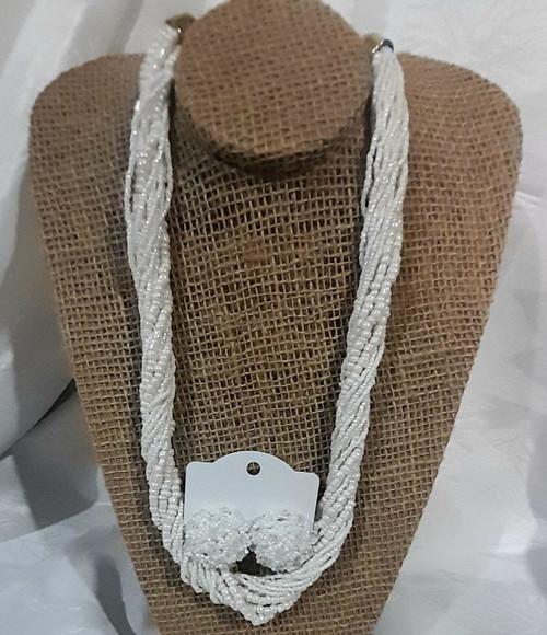 Colar Miçangas Brancas- Brincos