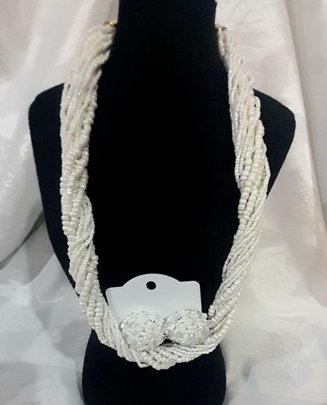 Colar Miçangas Brancas- Brincos