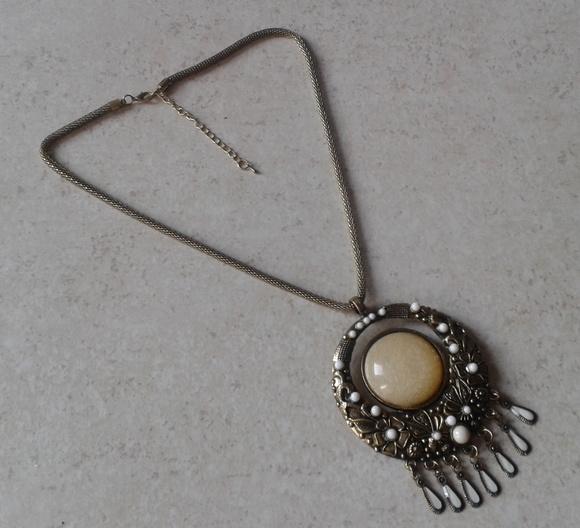 Colar Ouro Velho/pedras