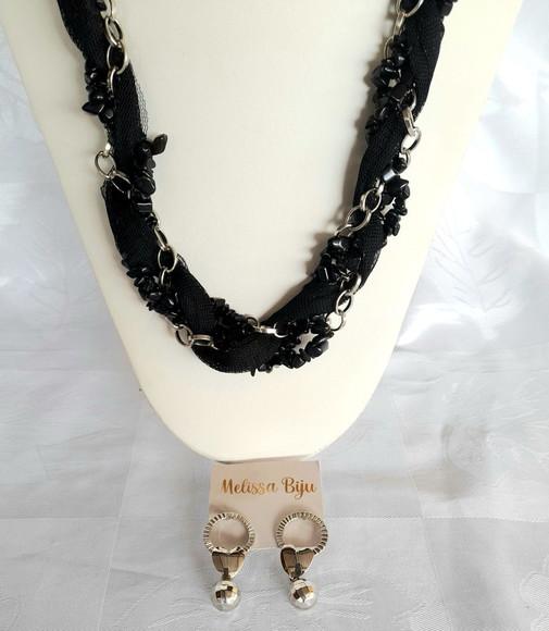 Colar Prateado /preto