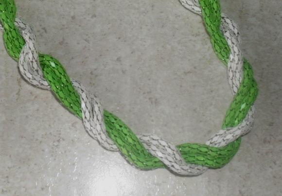 Colar Torsade Verde E Branco