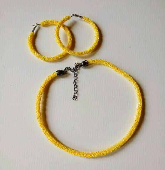 Gargantilha Amarela com Glitter
