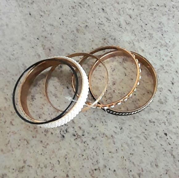 Pulseira Dourada/pérolas