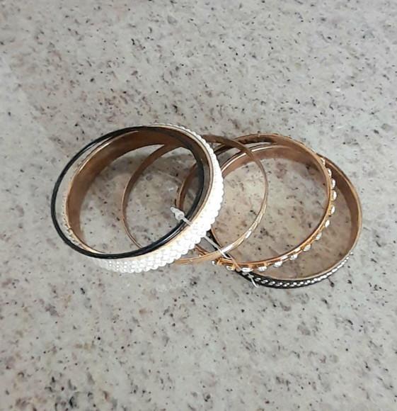 Pulseira Dourada/pérolas